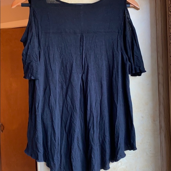 Top - Picture 2 of 3